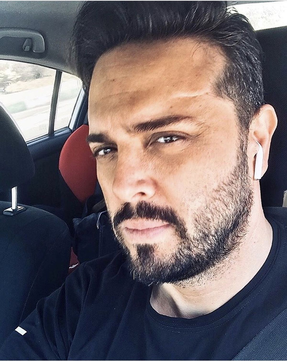سلفی پدرام کریمی در ماشین شخصی + عس
