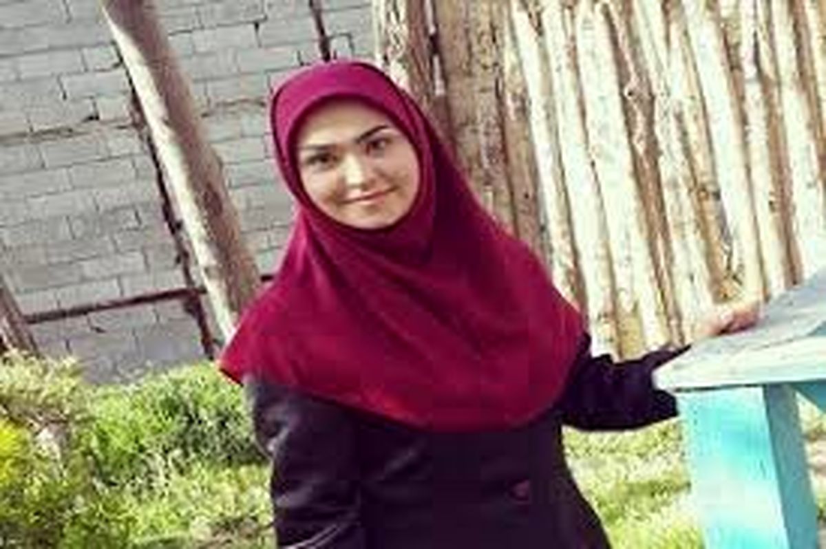 فریبا باقری با مانتوی طلایی اش!/عکس