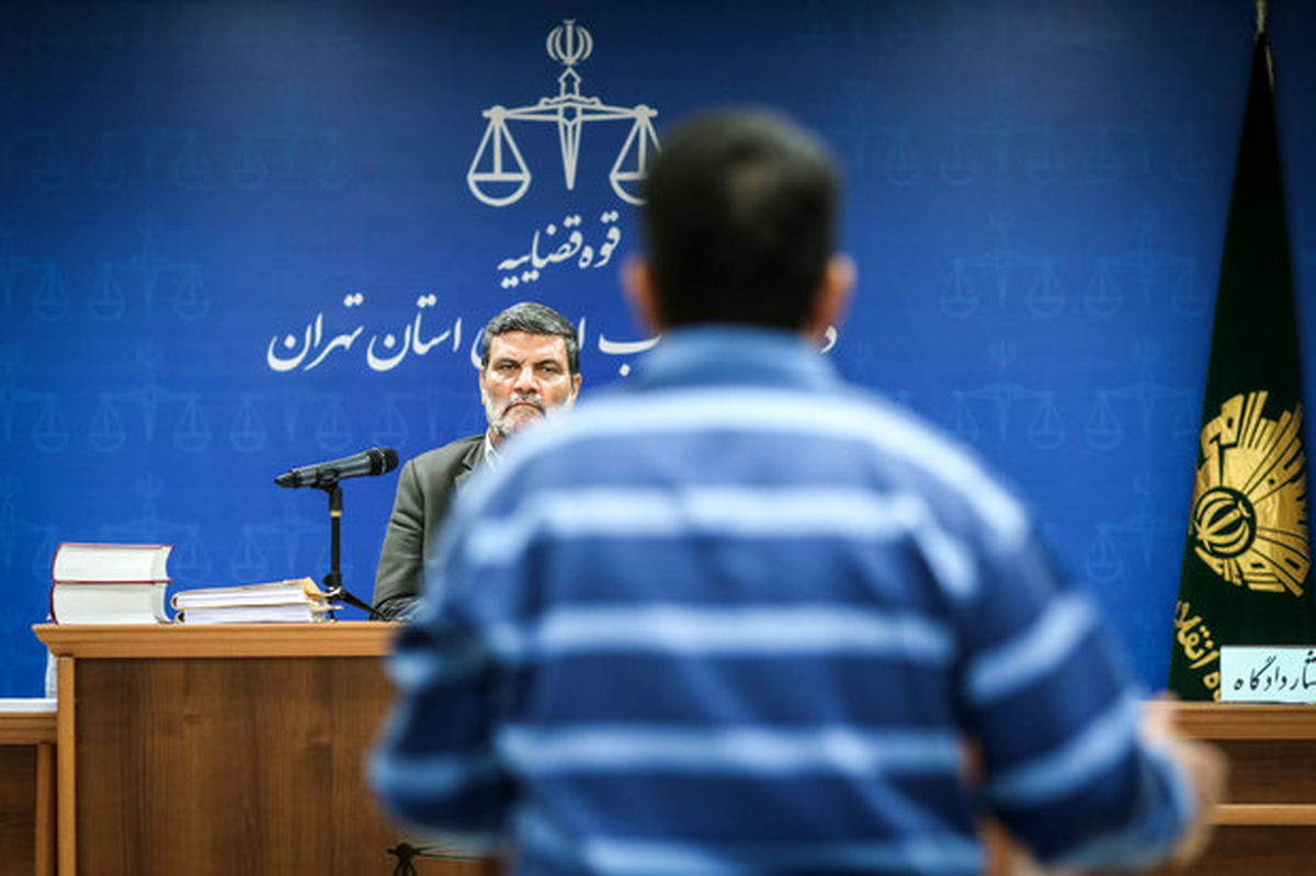 درگیری لفظی قاضی صلواتی با متهم