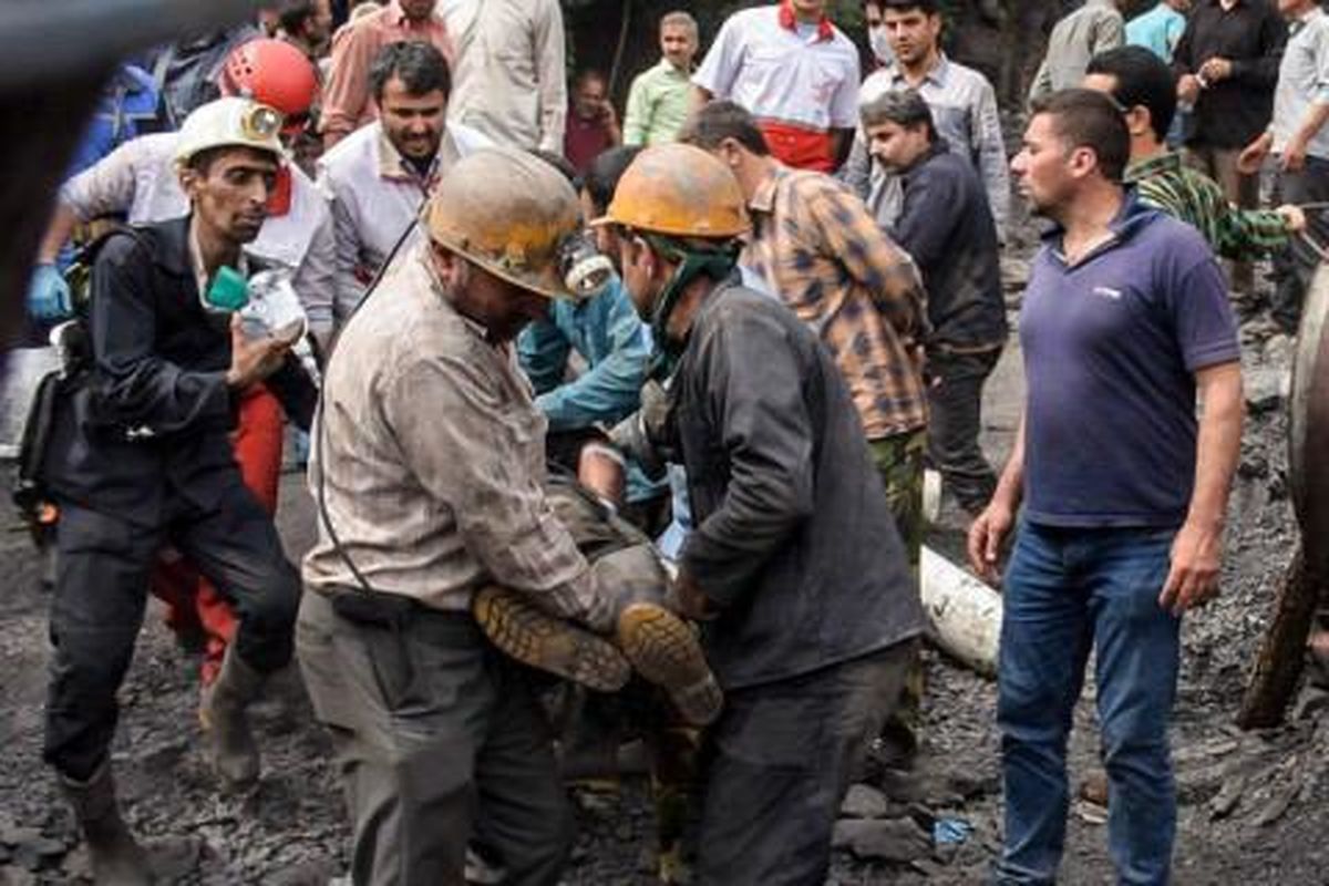 اجساد کشف شده حادثه معدن به پزشکی قانونی منتقل نشده است