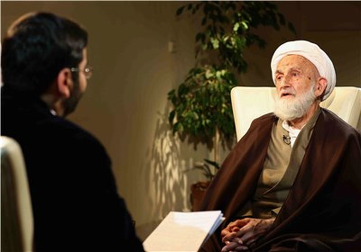 میرحسین و کروبی عامل پاره کردن عکس امام (ره) و توهین به امام حسین (ع) بودند