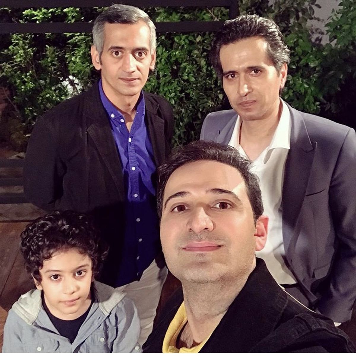 سلفی سعید شیخ زاده با بازیگران مشهور قدیمی + عکس