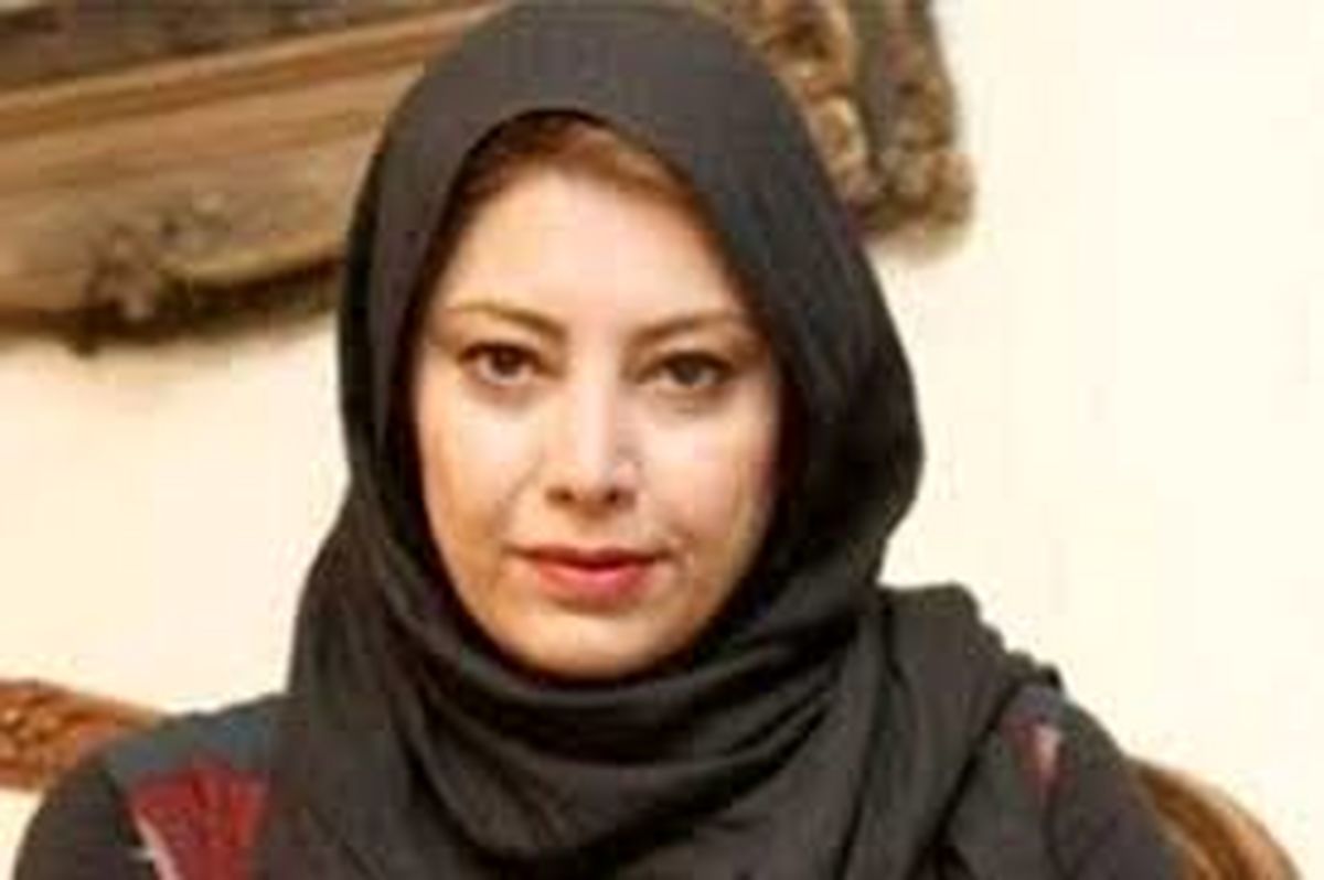 تیپ و ظاهری که لادن طباطبایی با آن به مدرسه می‌رفت