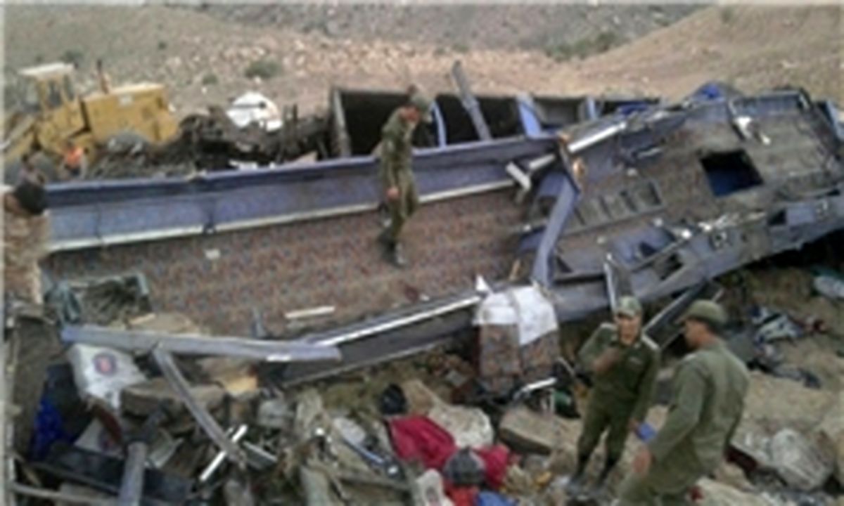 جزئیات حادثه سقوط اتوبوس سربازان به دره