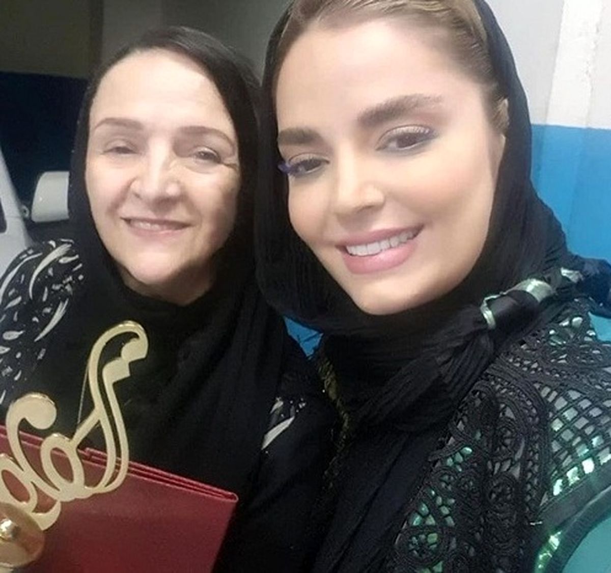 بازیگر "بوی باران" در کنار گلاب آدینه+عکس