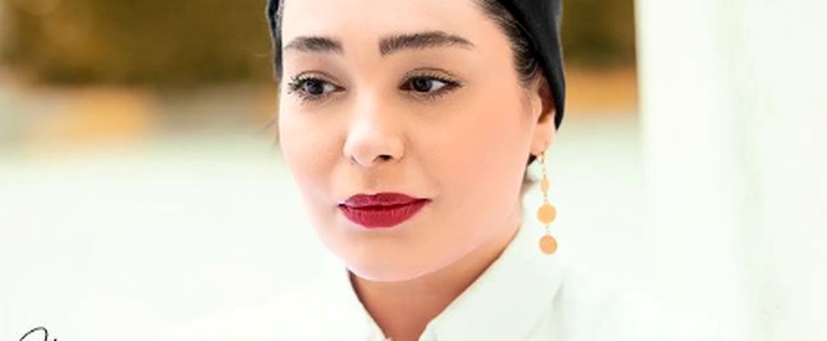 تیپ سفید سانیا سالاری با کلاه + عکس