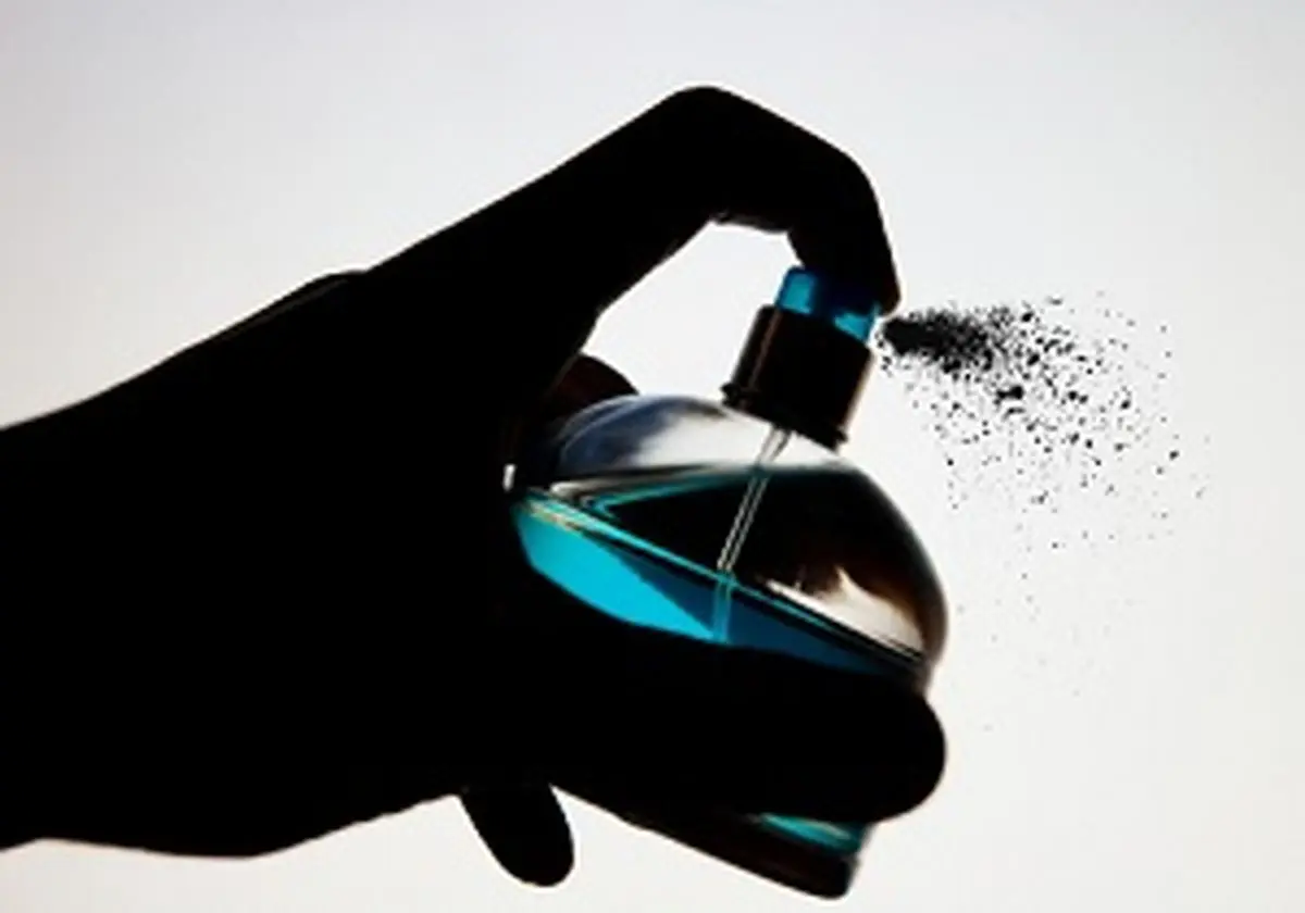 آیا عطر زدن روزه را باطل می‌کند؟