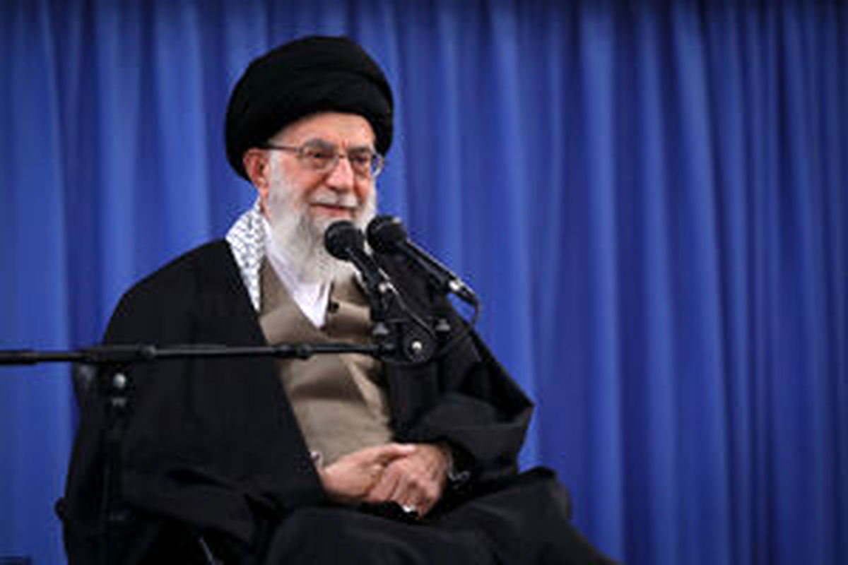 اینستاگرام:بار سنگین انقلاب بر دوش زنان +عکس