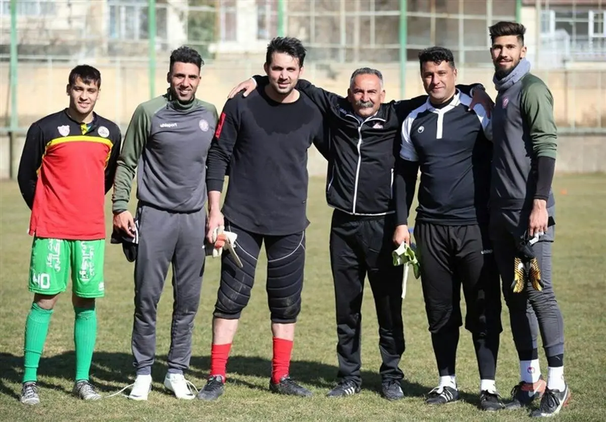 حضور دروازه‌بان پیشین پرسپولیس در تمرین نفت تهران + عکس