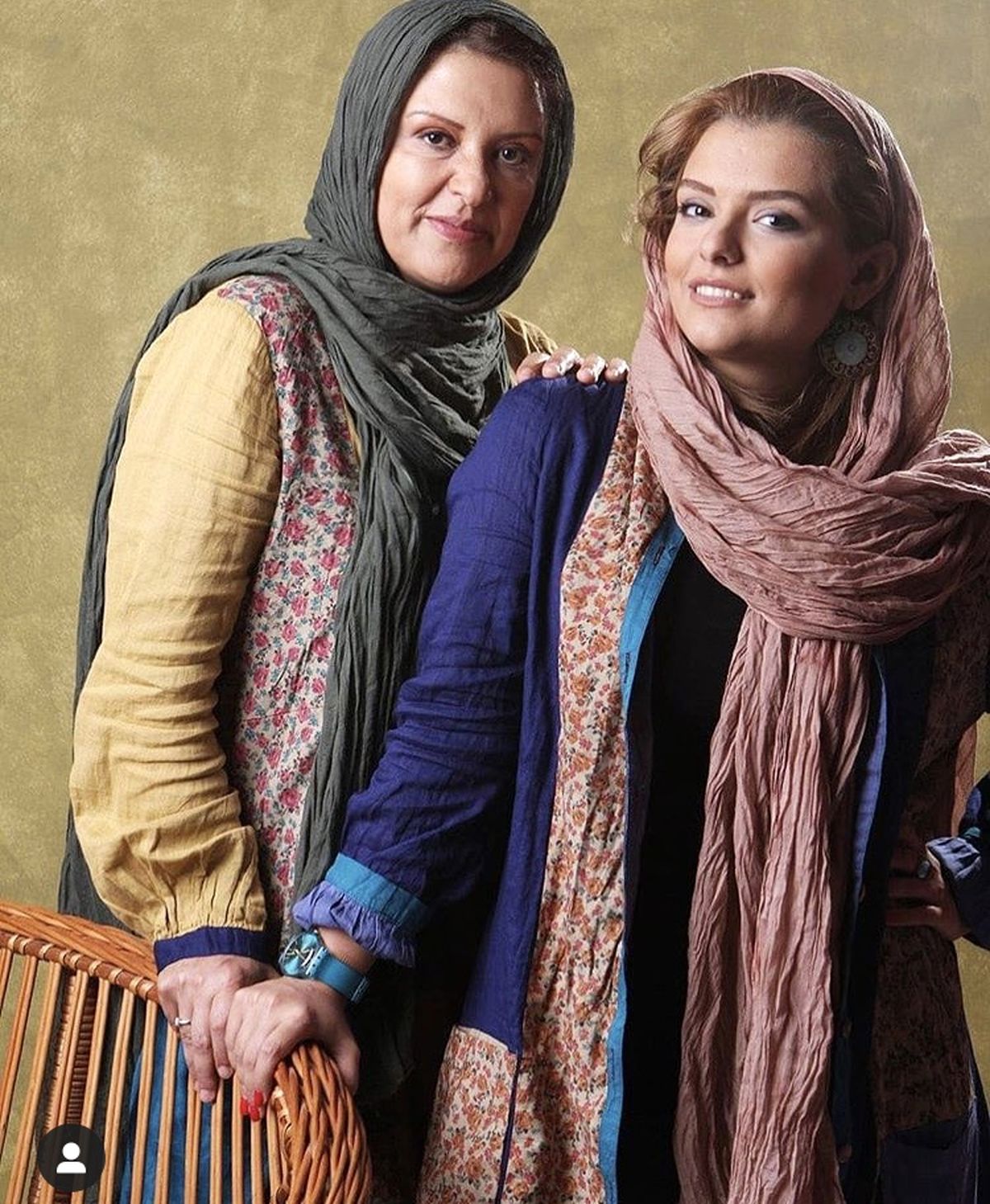 مادر معروف دنیا مدنی + عکس