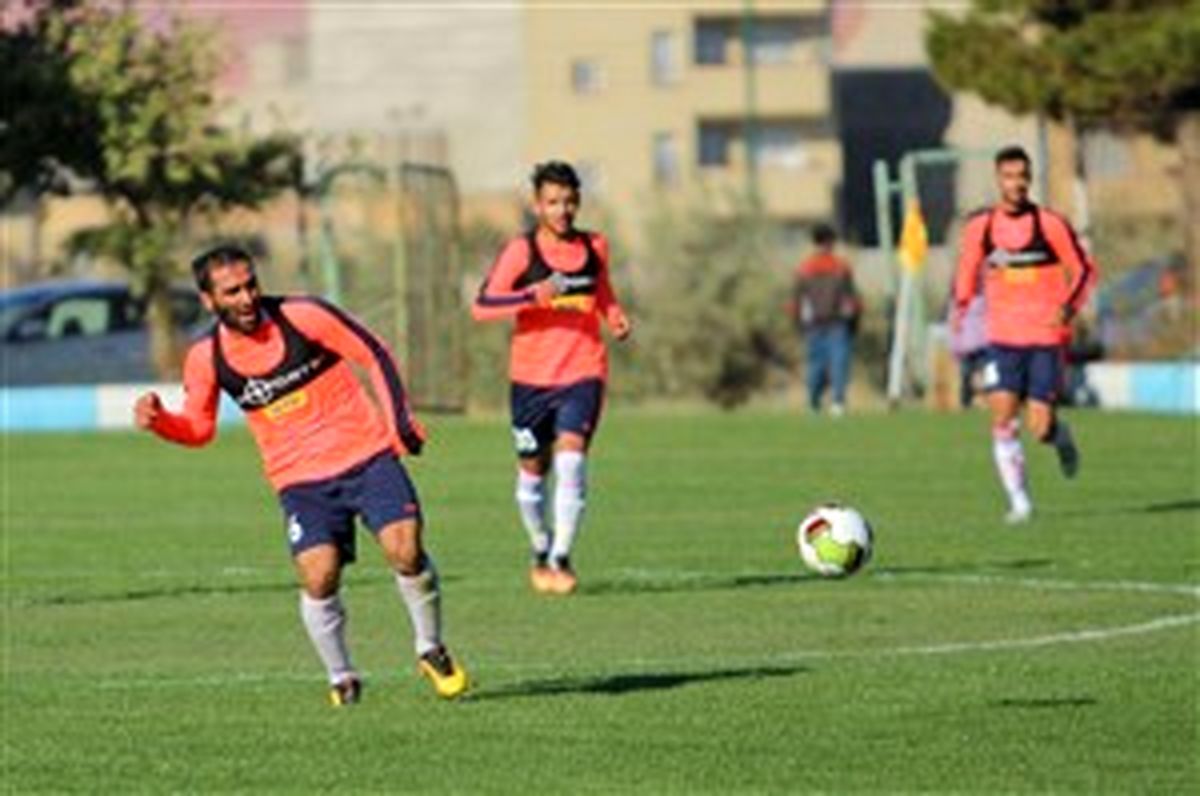 دو بازیکن فوتبال محروم شدند!