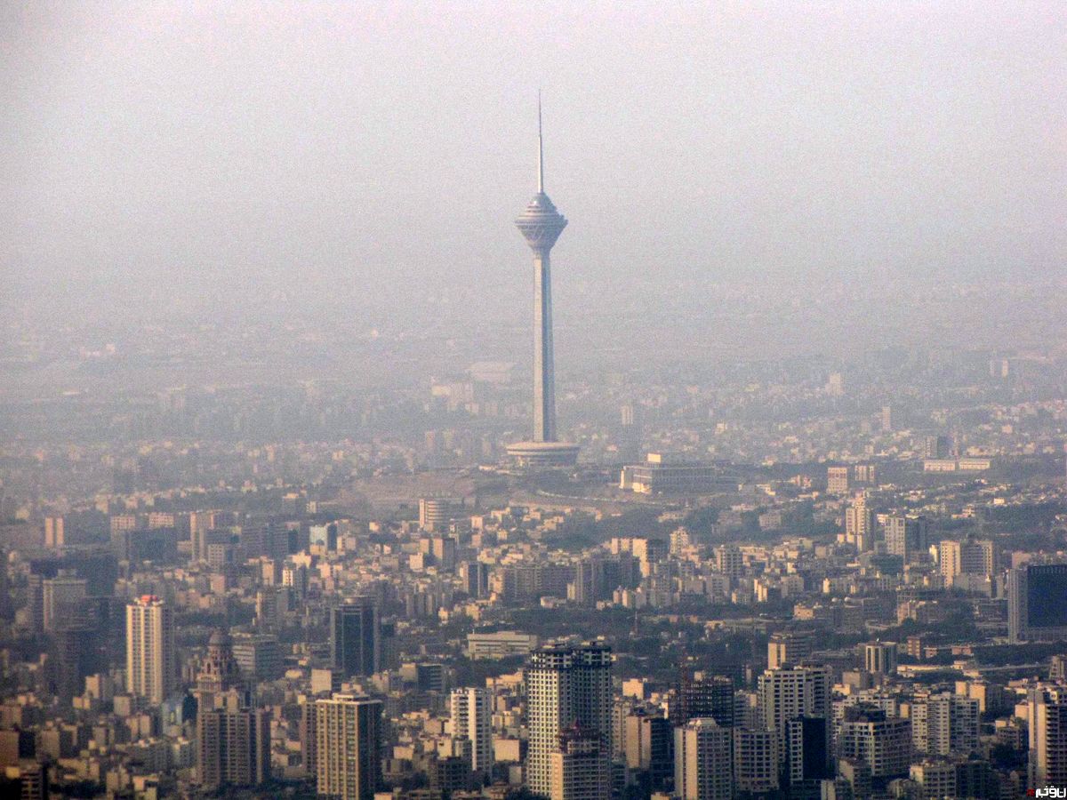 هوای ناسالم فروردین ماه در تهران 