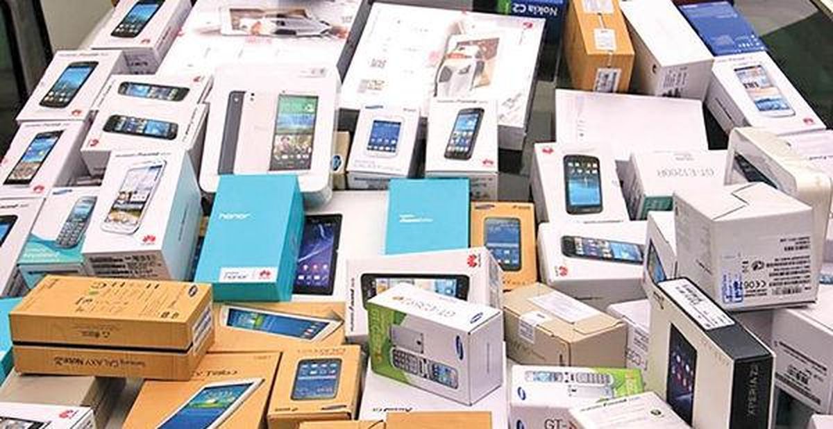 چرا واردات تلفن همراه کاهش یافت ؟