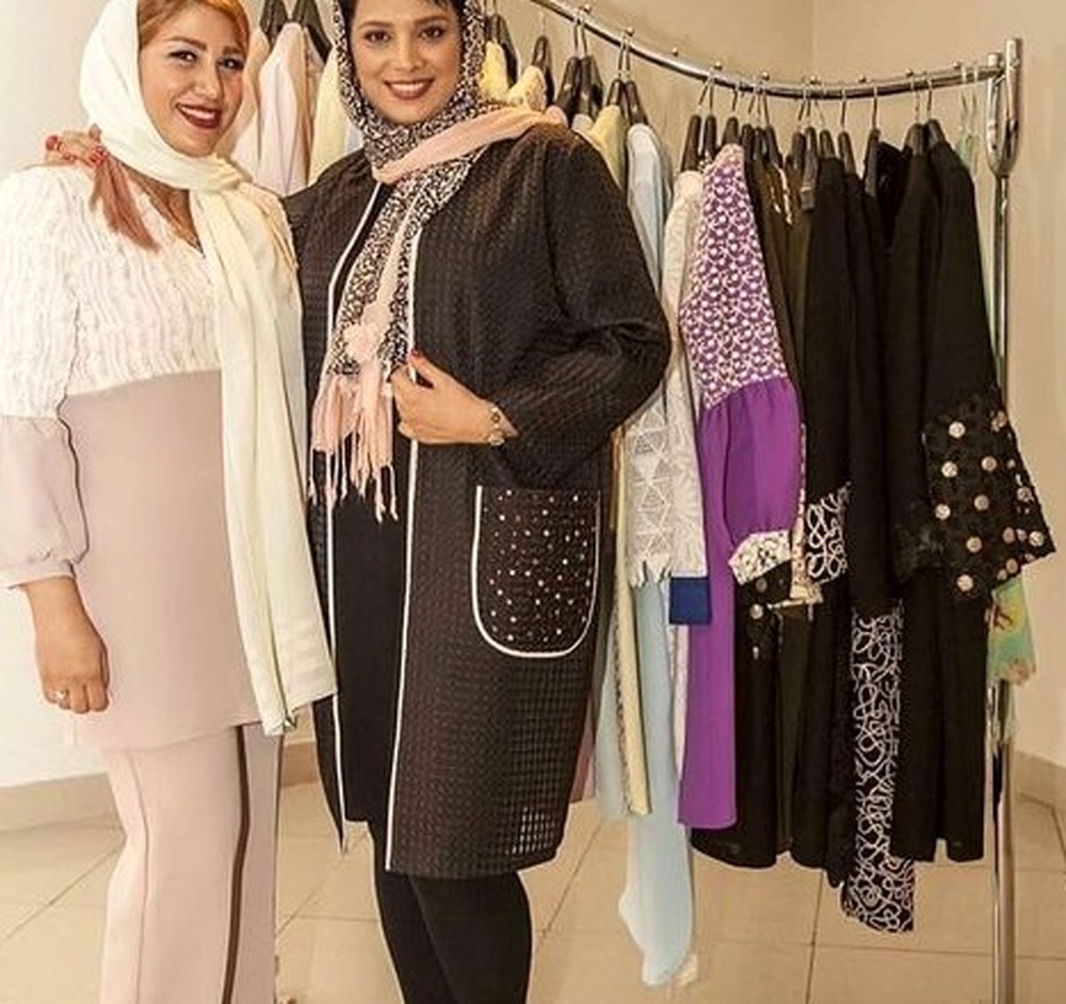 روشنک عجمیان در مزون مانتواش+عکس