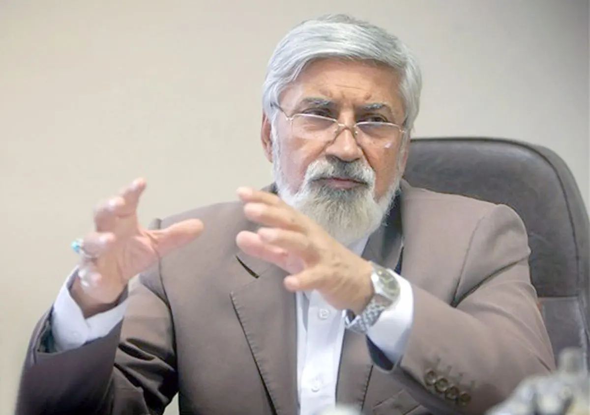 احمدینژاد خودبین و خودشیفته است