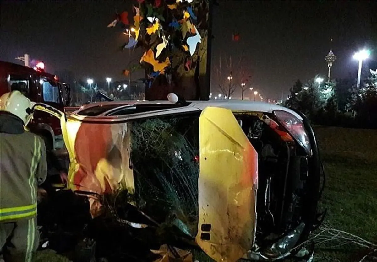 یک مصدوم بر اثر واژگونی ۲۰۶ در اتوبان همت + تصاویر