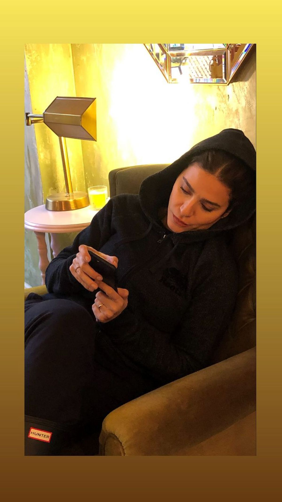 سحر دولتشاهی در خانه اش + عکس