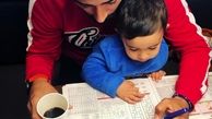 سرگرمی رضا قوچان نژاد با پسرش+عکس