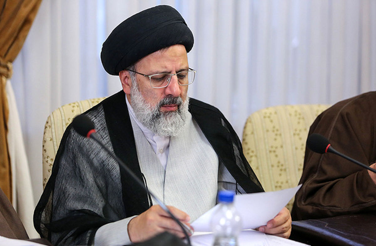 قطع دست سوداگران مسکن و دلالان بازار سیمان و فولاد