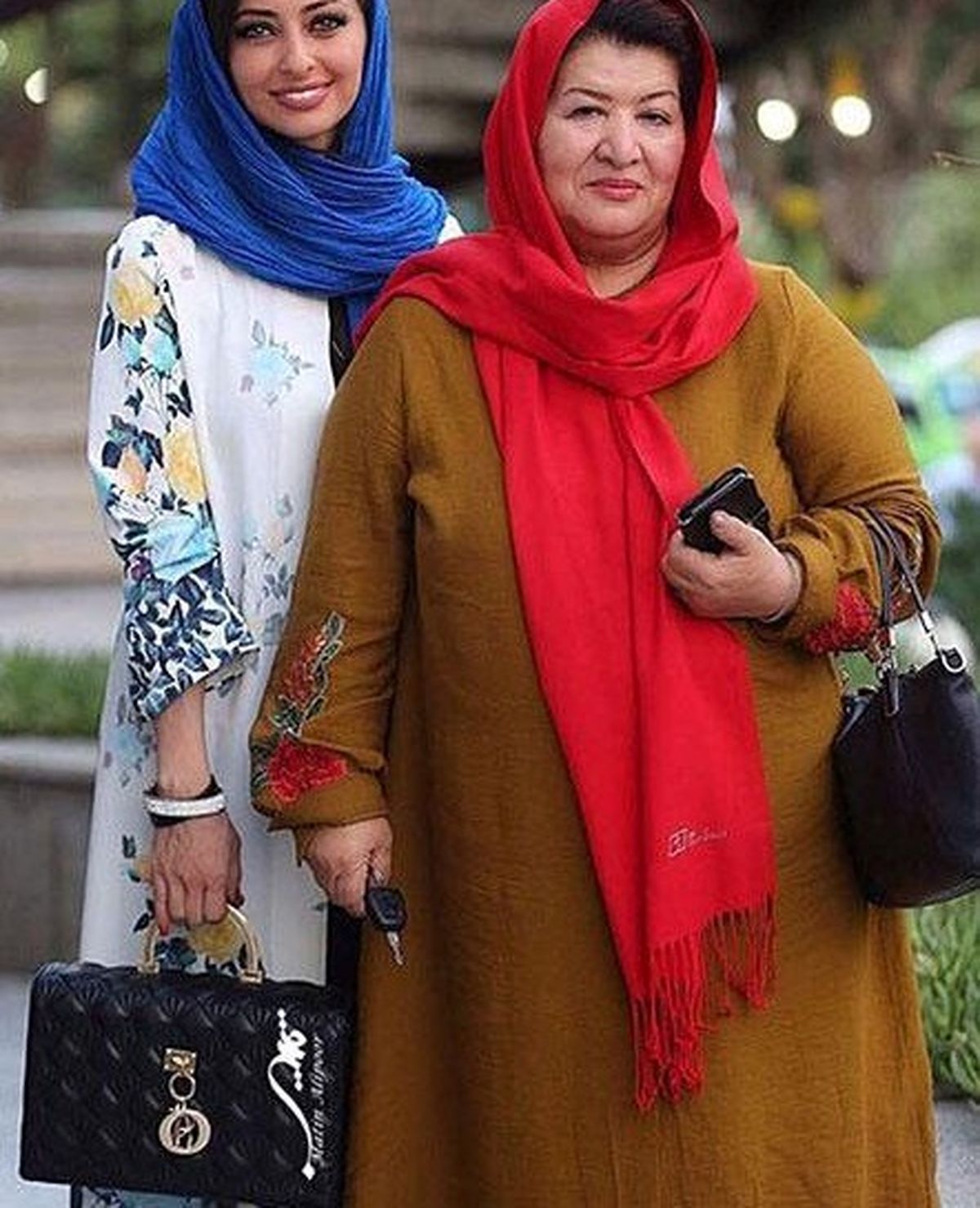 تیپ شیک نفیسه روشن و خانم کارگردان 
