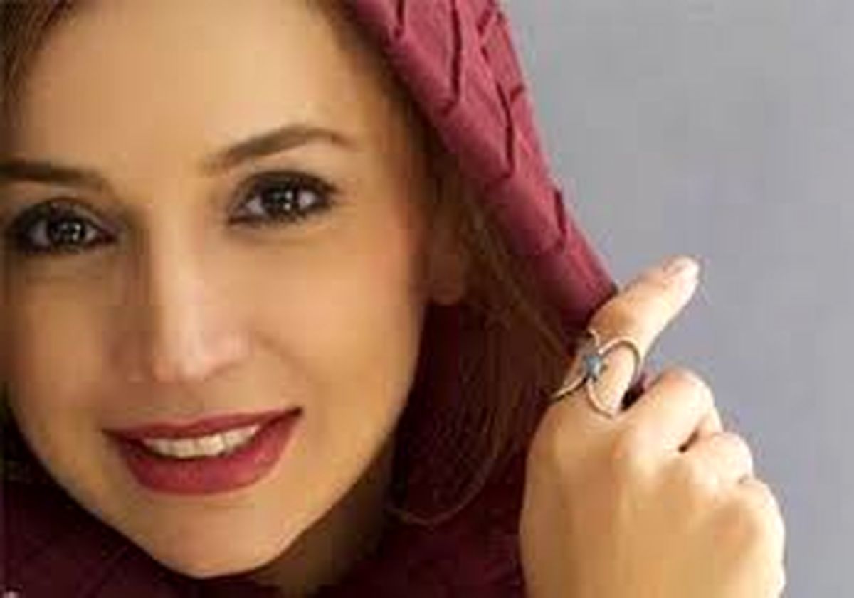 سلفی شبنم قلی خانی در اتومبیلش/عکس