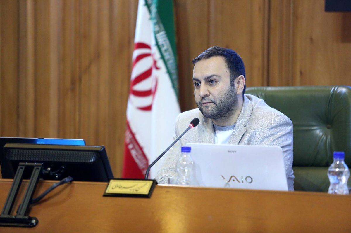 ساماندهی وانت بارهای فروش میوه در محلات پرستار و تاکسیرانی