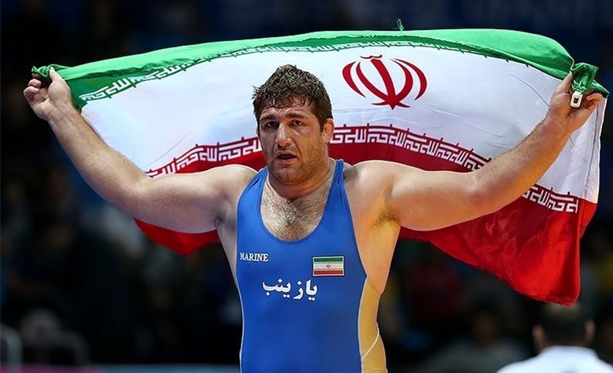 پرویز هادی: می‌خواهند زیر پای خادم را خالی کنند