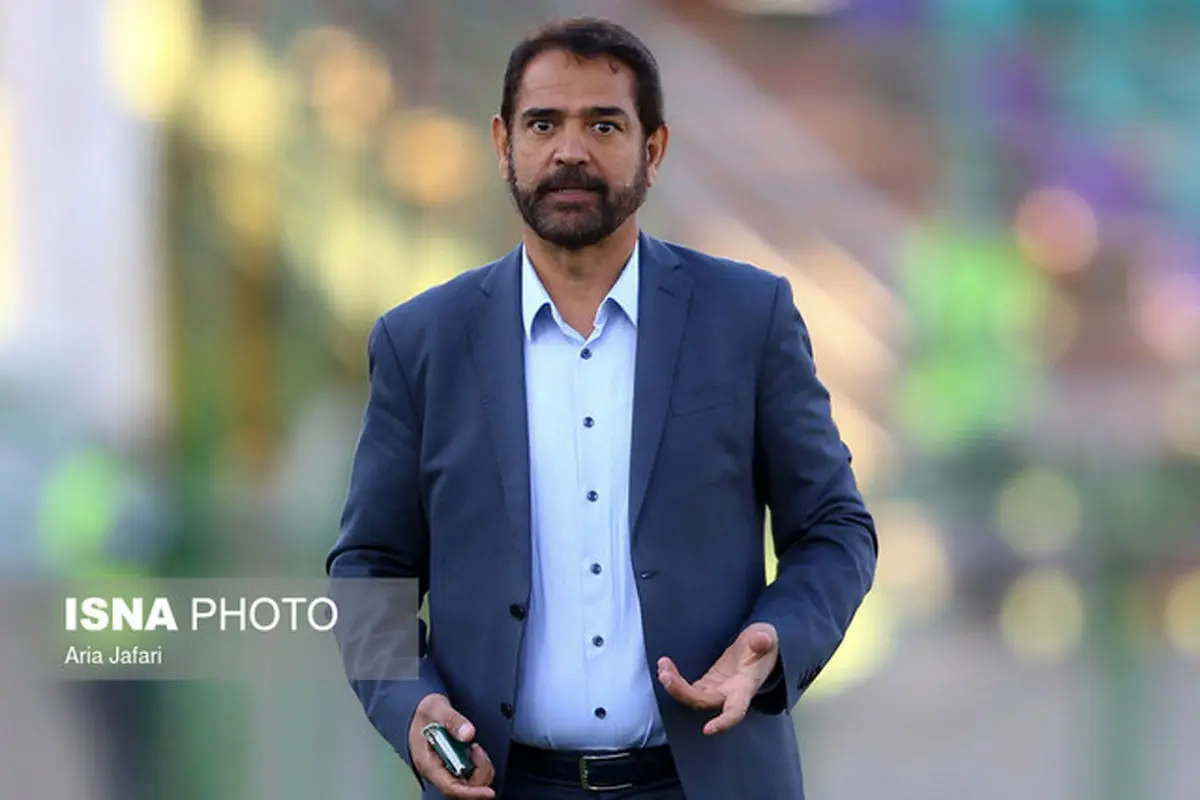 فیروز کریمی: تاکنون ندیده بودم که داور از جو بازی بترسد