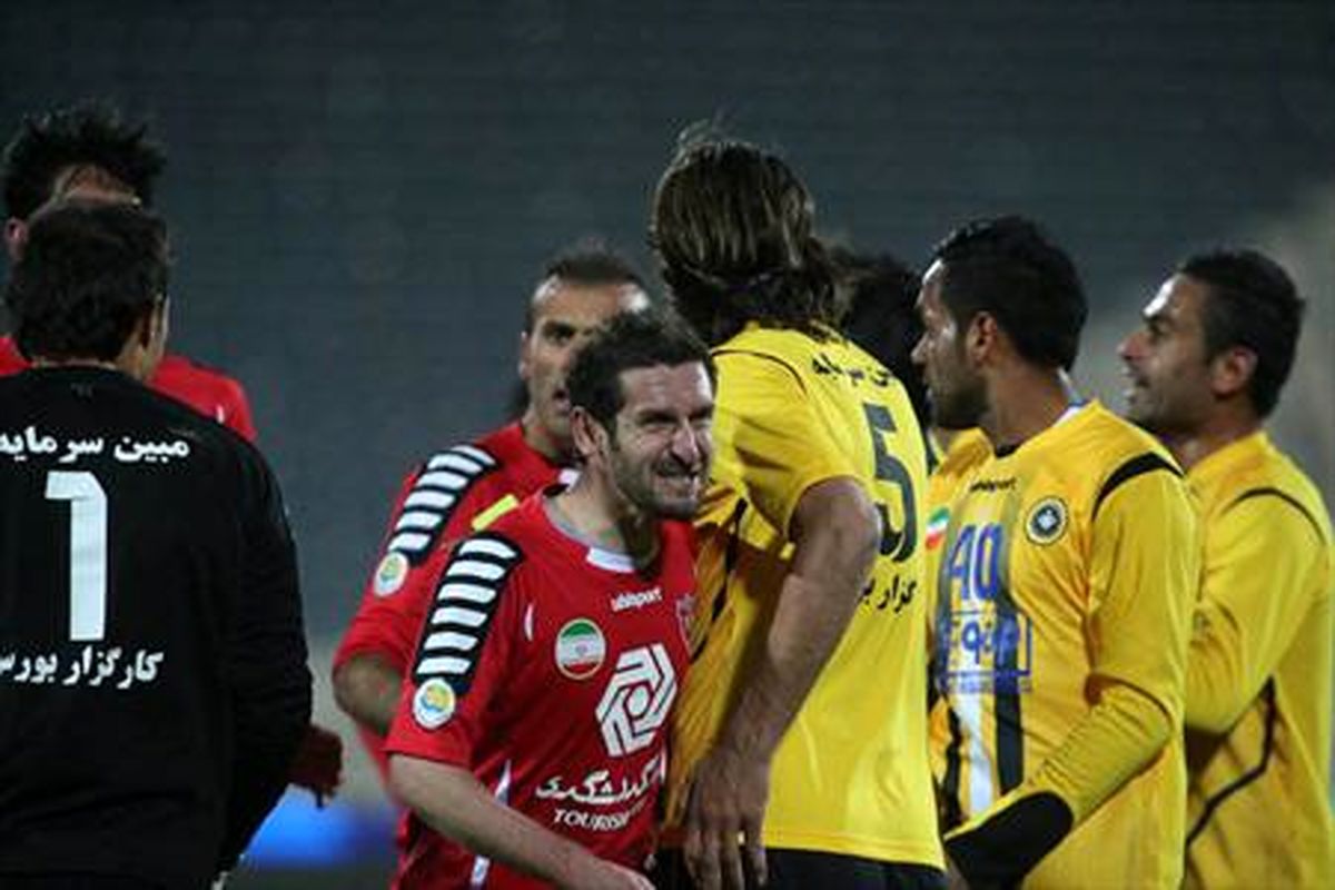 پاسخ خلعتبری به رفتار بی ادبانه ی بازیکن پرسپولیس