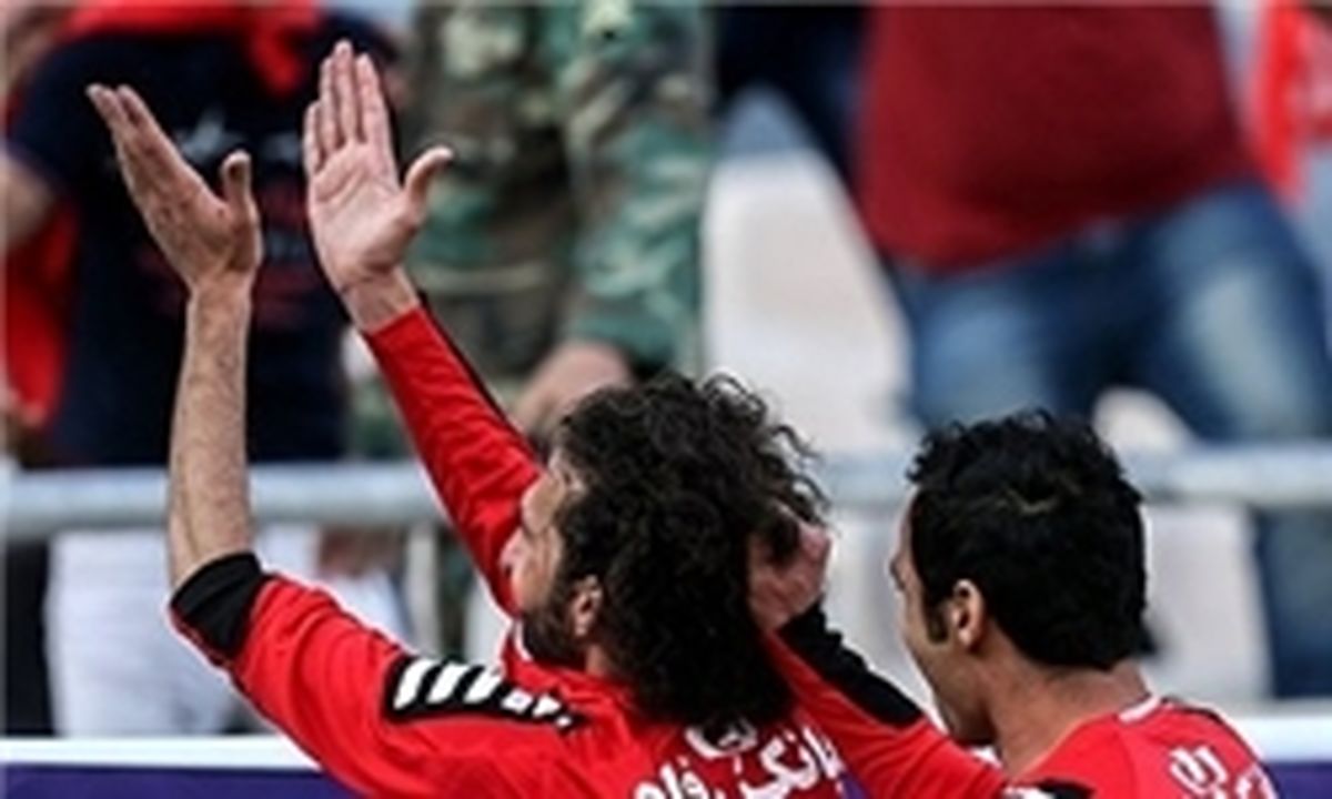 داور بازی پرسپولیس - ملوان زمین خورد