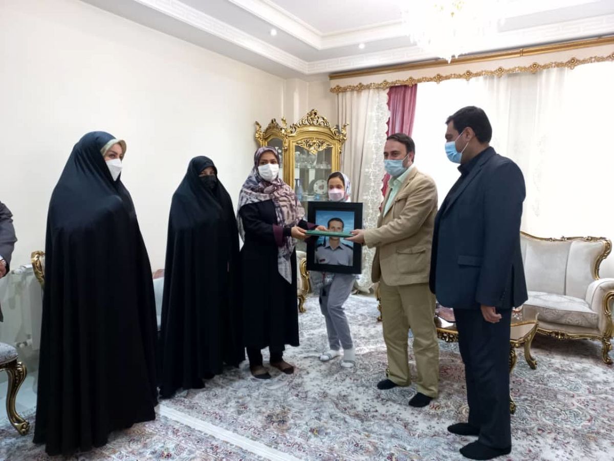 دیدار با خانواده شهید آتش نشان محسن روحانی