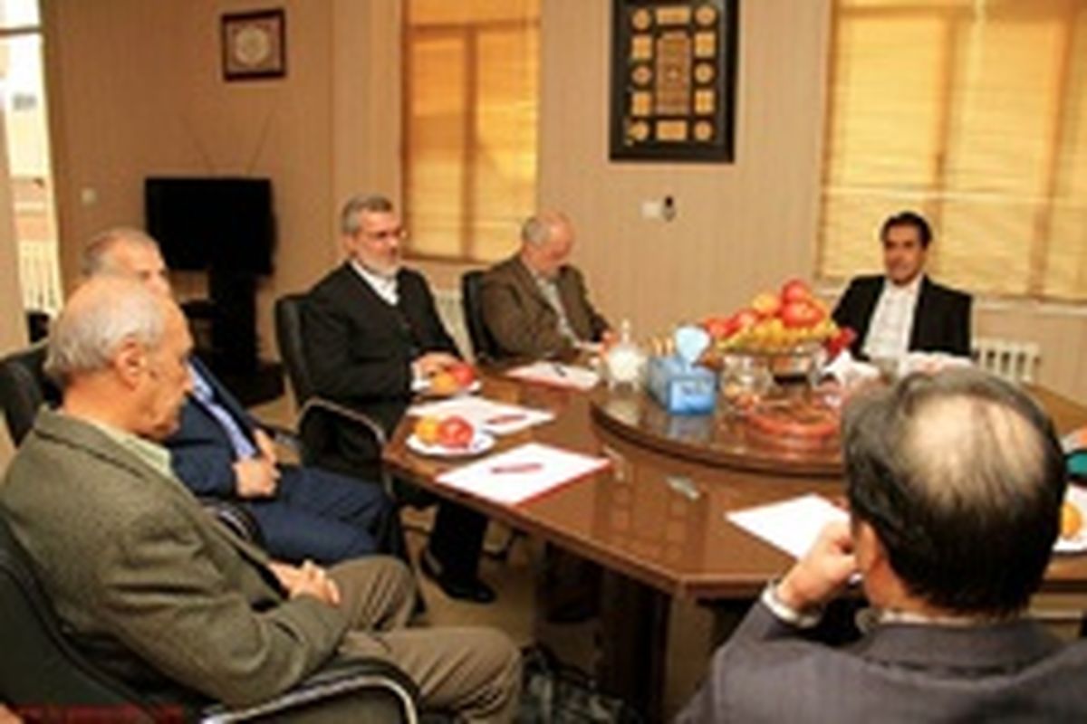 پروین، سرمربی پرسپولیس را انتخاب می‌کند
