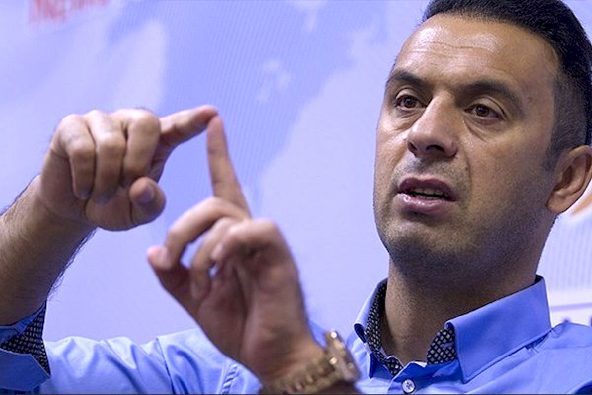 یک استقلالی اخراج و پاشازاده جانشین او شد