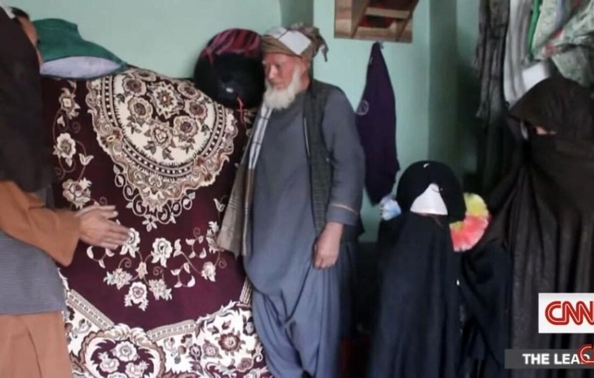 لحظه دردناک فروش دختر ۹ ساله افغانستانی+عکس
