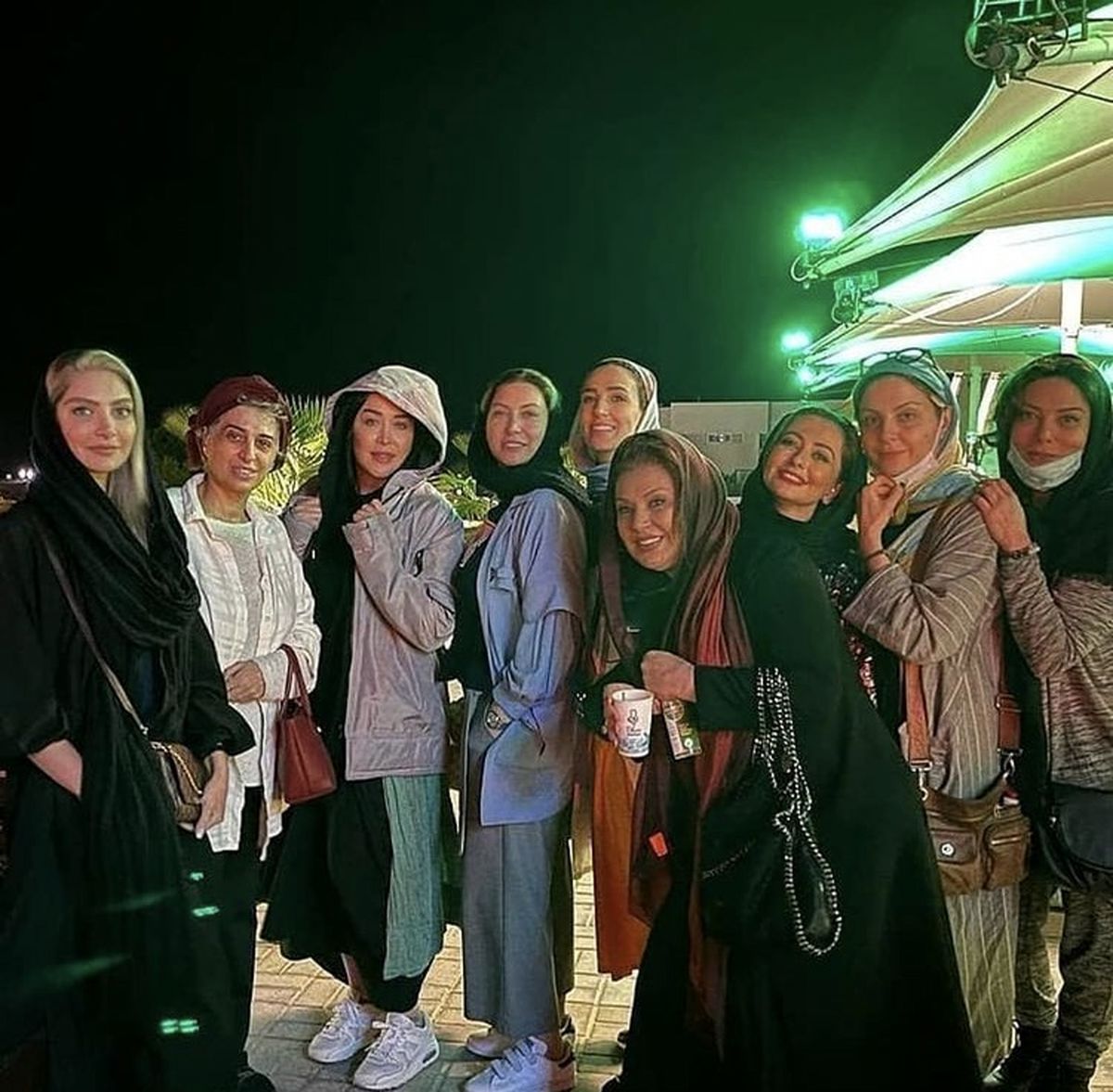 نسرین مقانلو و دوستانش در کیش + عکس