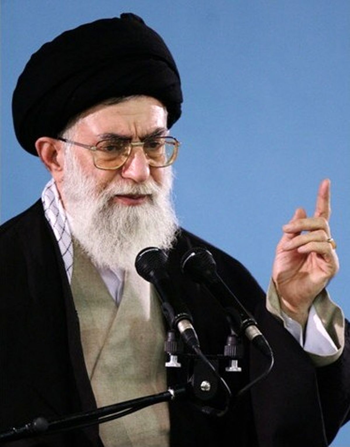 حاشیه‌هایی از دیدار شاعران با رهبری