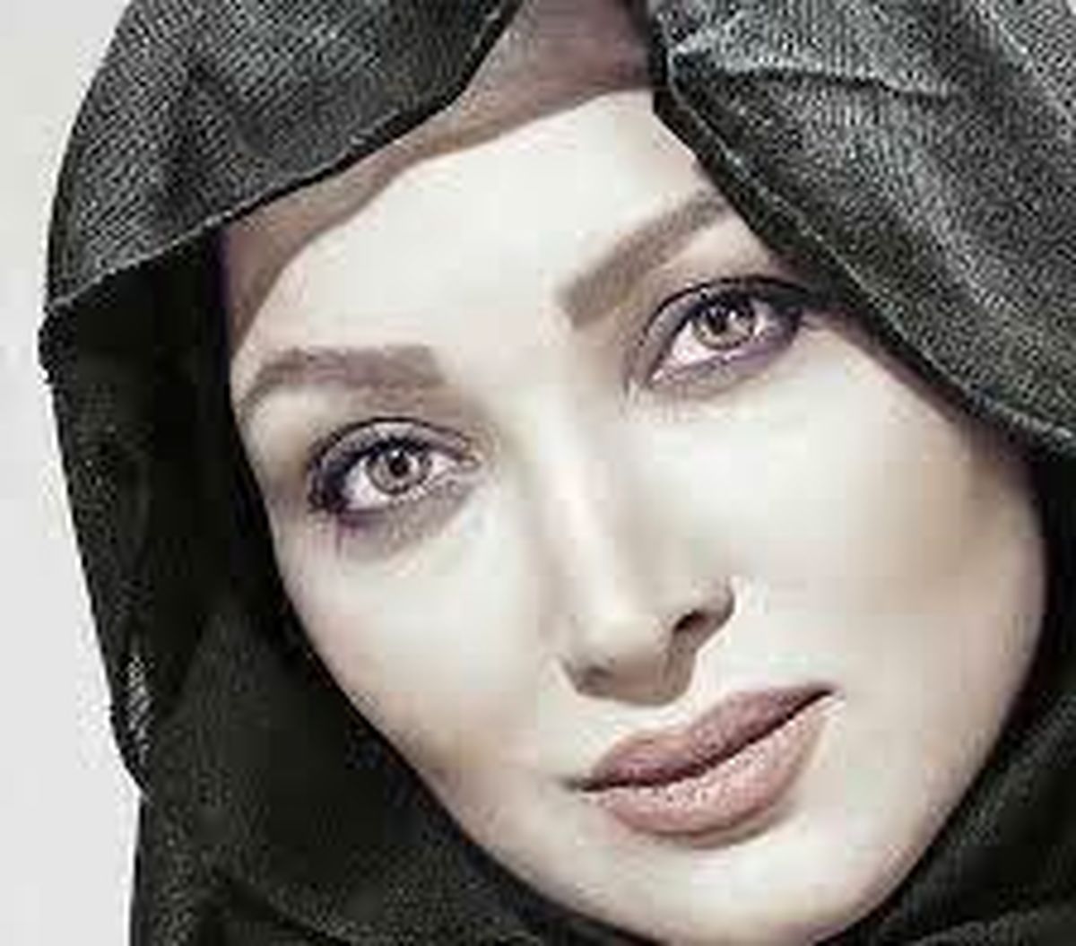 ژست عکس گرفتن به سبک «روناک یونسی»