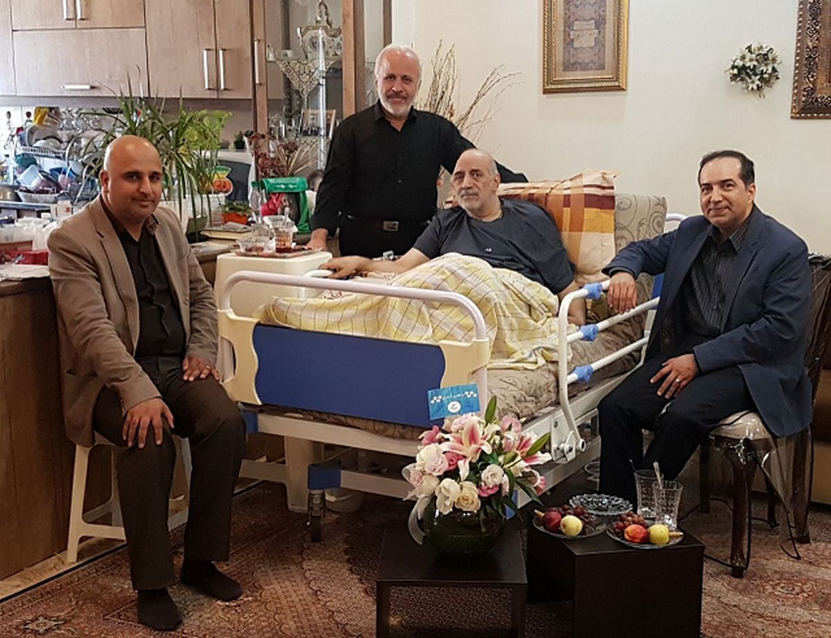 عیادت رییس سازمان سینمایی از آقای کارگردان معروف