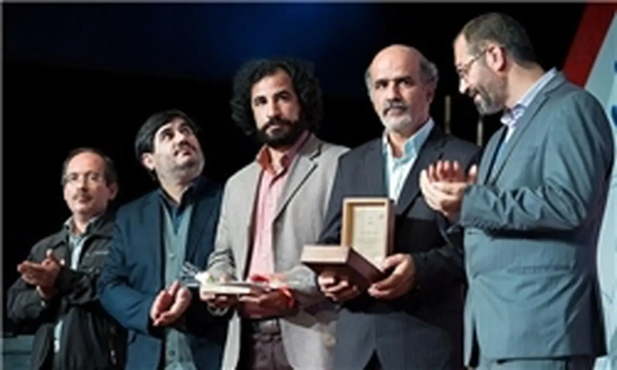 از شرمنده شدن نماینده مجلس تا هشدار درباره تطهیر پهلوی
