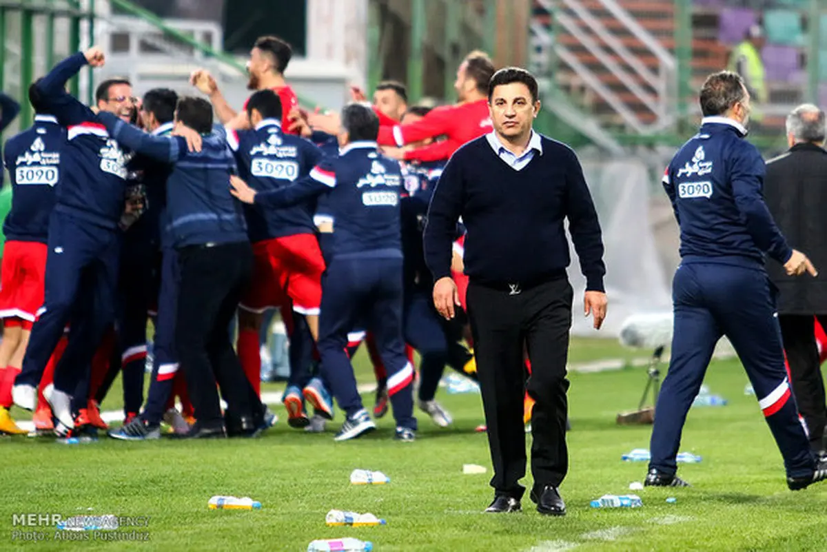 جنگ دو خارجی به سود قلعه‌نویی 