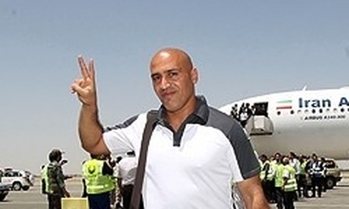 دست منصوریان شکست
