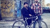 کمدین معروف خندوانه در کنار رهگذر دوچرخه سوار + عکس
