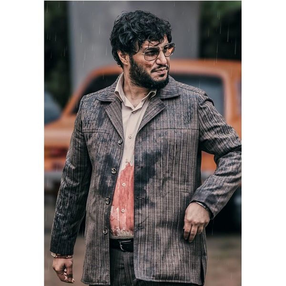 رد خون جواد عزتی + عکس