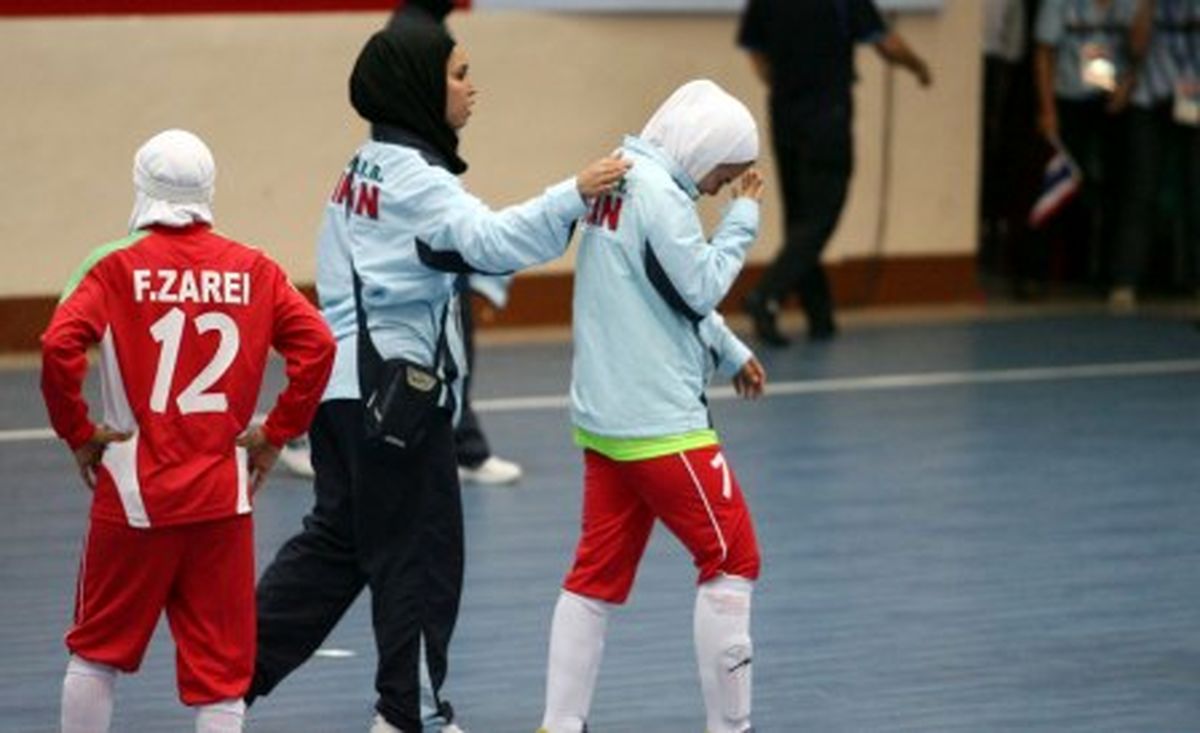 بهتر است پرسپولیس از لیگ کنار بکشد!