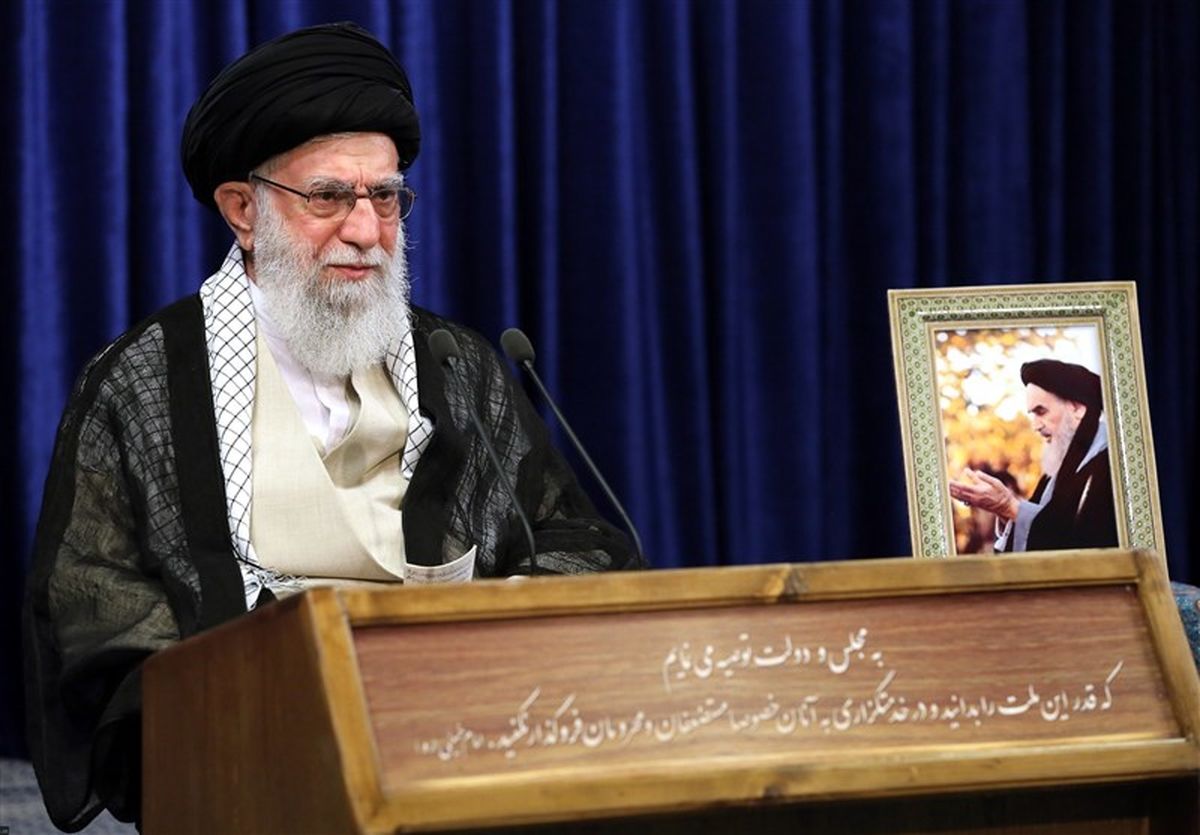 رهبر انقلاب: امام خمینی هم انسان تحول‌خواه بود و هم تحول آفرین/ امام نشان داد ابرقدرت‌ها ضربه‌پذیرند
