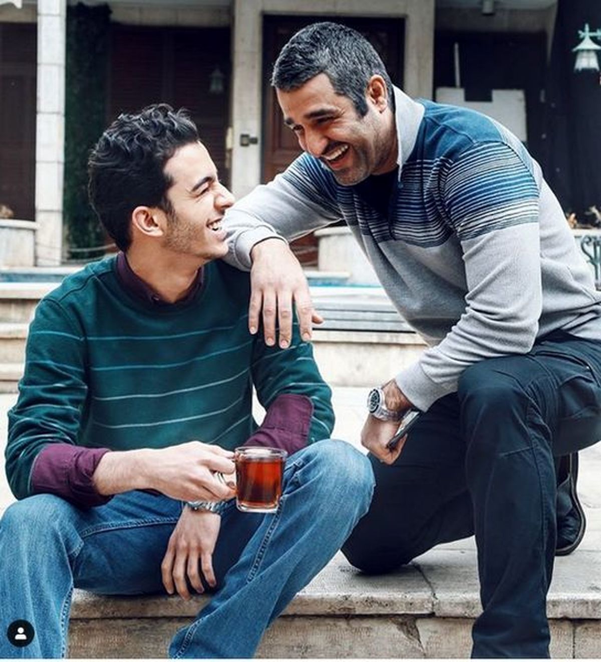 خنده ی همسایه های دیوار به دیوار معروف + عکس