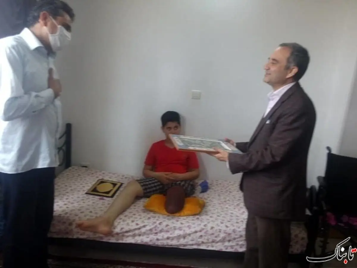 اهدای‌یک‌واحد‌مسکونی‌به‌نوجوان‌مدافع‌سلامت‌اردستانی