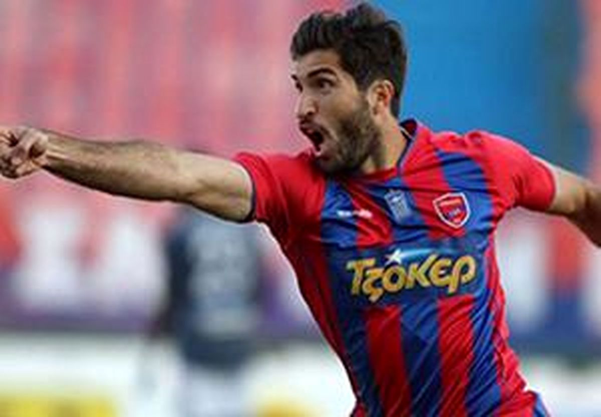 انصاریفرد در پانیونیوس نمی‌ماند