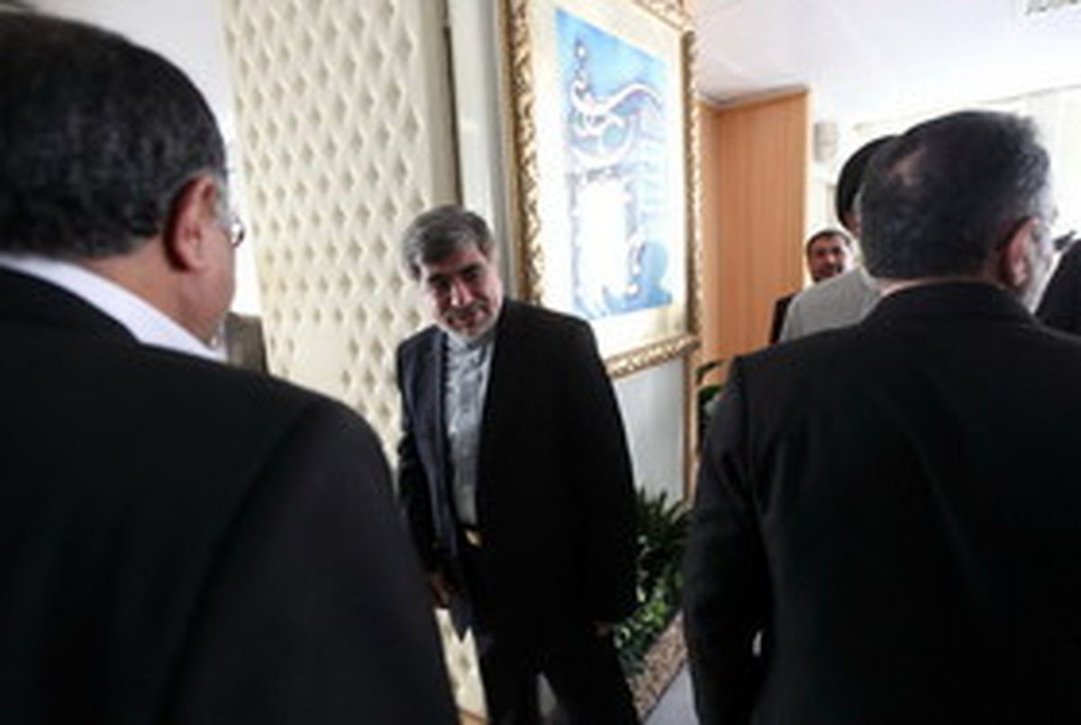 چه کسانی به وزارت ارشاد رفتند؟