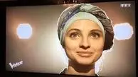 خواننده زن: روی سرم عمامه نیست، حجاب مدرن است!/عکس